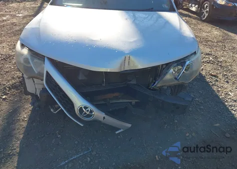 2014 Toyota Camry Se z USA, uszkodzony, nr VIN 4T1BF1FK4EU452907